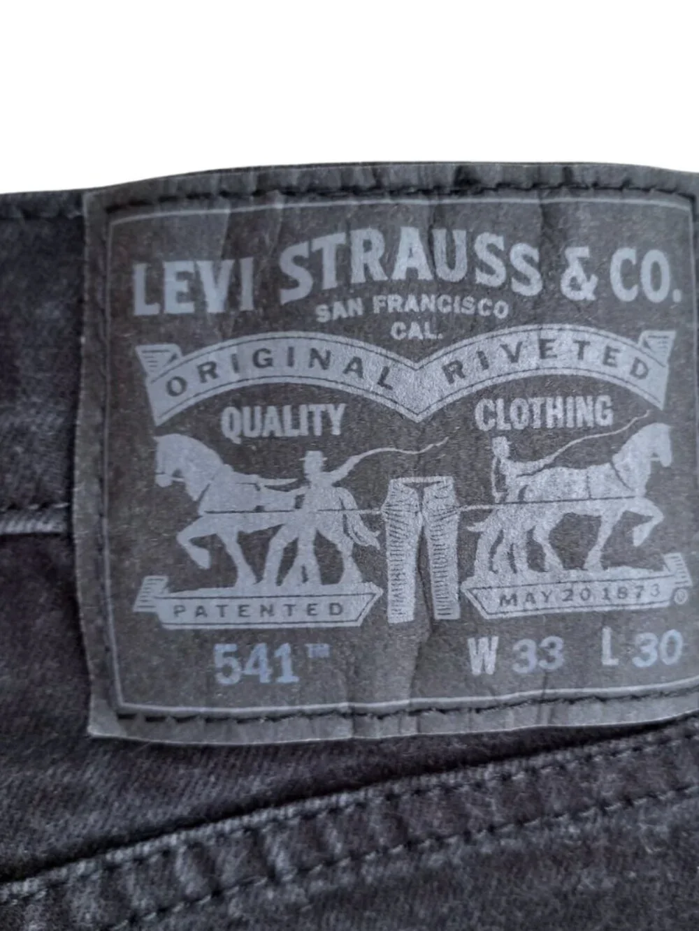 Levi's 541 Athletic Taper Jeans W33 L30 (Size 32 Measured)